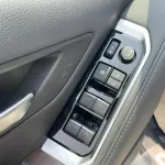 LHD - TOYOTA LANDCRUISER 300 4.0L V6 PETROL VX AUTO WHITE 2023 - Thumbnail 6