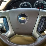 CHEVROLET SUBARBAN 5.3L PETROL 4WD USED V8 2012 WHITE - Thumbnail 7