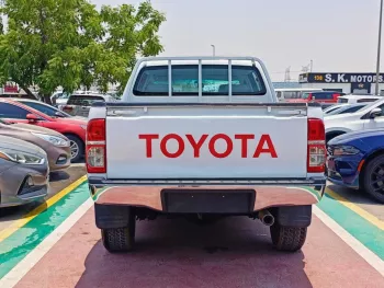 TOYOTA HILUX 2.4L DIESEL MT 2008 WHITE