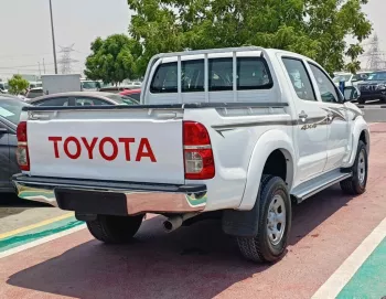 TOYOTA HILUX 2.4L DIESEL MT 2008 WHITE
