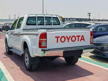 TOYOTA HILUX 2.4L DIESEL MT 2008 WHITE