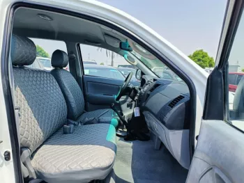 TOYOTA HILUX 2.4L DIESEL MT 2008 WHITE