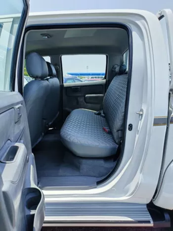 TOYOTA HILUX 2.4L DIESEL MT 2008 WHITE