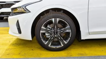 KIA K5 FWD 2.0L V4 White Color 2023 Model Year