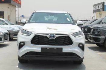 TOYOTA HIGHLANDER LE 2.5L HYBRID 2023 Model Year White Color