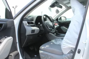 TOYOTA HIGHLANDER LE 2.5L HYBRID 2023 Model Year White Color