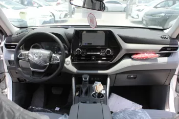 TOYOTA HIGHLANDER LE 2.5L HYBRID 2023 Model Year White Color
