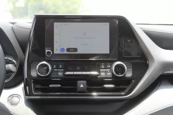 TOYOTA HIGHLANDER LE 2.5L HYBRID 2023 Model Year White Color