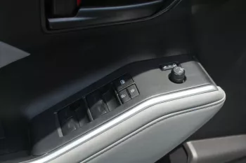TOYOTA HIGHLANDER LE 2.5L HYBRID 2023 Model Year White Color