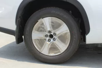 TOYOTA HIGHLANDER LE 2.5L HYBRID 2023 Model Year White Color