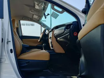 TOYOTA FORTUNER 2.7L PETROL V4 2019 MODEL YEAR WHITE