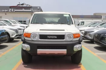 TOYOTA FJ CRUISER 4.0L PETROL 2023 BEIGE