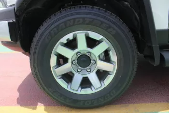 TOYOTA FJ CRUISER 4.0L PETROL 2023 BEIGE