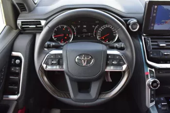 New TOYOTA LAND CRUISER 300 V6 3.3L TWIN TURBO AUTOMATIC 2022