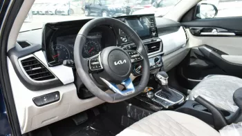 KIA SELTOS 1.5L V4 2023 FWD Black Color