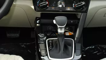 KIA SELTOS 1.5L V4 2023 FWD Black Color