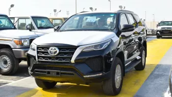 TOYOTA FORTUNER 2023 GX 2.7L Petrol black color