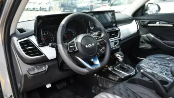 KIA SELTOS 1.6L V4 FWD 2023 Silver Color