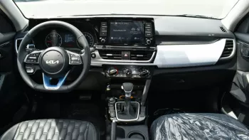 KIA SELTOS 1.6L V4 FWD 2023 Silver Color