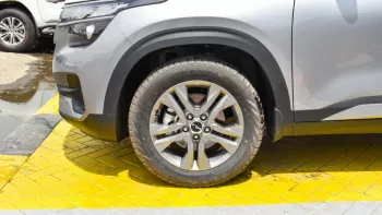 KIA SELTOS 1.6L V4 FWD 2023 Silver Color