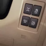 Lexus LX570 2011 4WD V8 White Color - Thumbnail 10