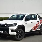 2023 TOYOTA HILUX DOUBLE CAB PICKUP ADVENTURE 2.8L DIESEL 4WD AUTOMATIC - Thumbnail 2