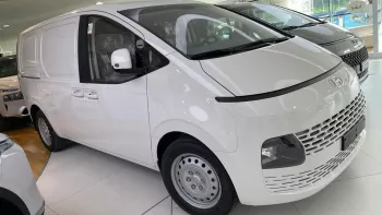 LHD - HYUNDAI STARIA 3.5L PETROL 3 SEATER DELIVERY VAN AUTO