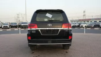 TOYOTA LAND CRUISER 2021 GXR 4WD 5.7L V8 Black Color