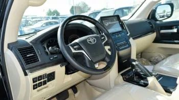 TOYOTA LAND CRUISER 2021 GXR 4WD 5.7L V8 Black Color