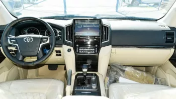 TOYOTA LAND CRUISER 2021 GXR 4WD 5.7L V8 Black Color