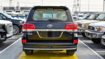 TOYOTA LAND CRUISER 2021 GXR 4WD 4.0L V8 Black Color
