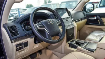TOYOTA LAND CRUISER 2021 GXR 4WD 4.0L V8 Black Color