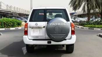 Nissan Patrol Safari 2017 4WD 4.8L V6 A/T White Color