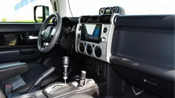 Toyota FJ Cruiser 2014 4WD V4 Black Color