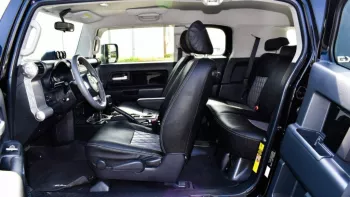 Toyota FJ Cruiser 2014 4WD V4 Black Color