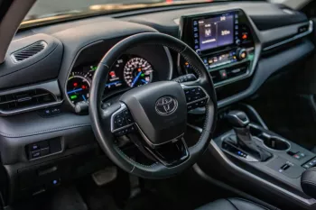 Toyota highlander hybrid 2021 Model Year