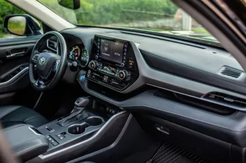 Toyota highlander hybrid 2021 Model Year