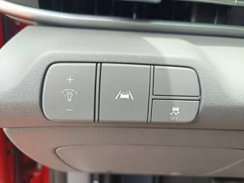 HYUNDAI ELENTRA SEL 2.0L PETROL USED 2022 RED