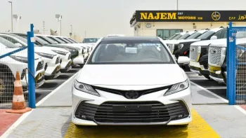 TOYOTA CAMRY Lumiere 2.5L V4 FWD Hybrid 2023 White color