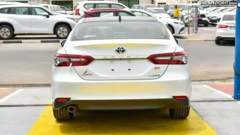TOYOTA CAMRY Lumiere 2.5L V4 FWD Hybrid 2023 White color