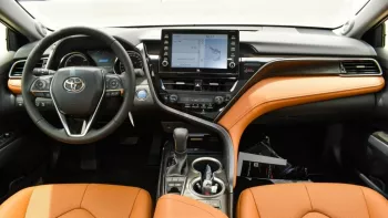 TOYOTA CAMRY Lumiere 2.5L V4 FWD Hybrid 2023 White color