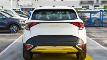 KIA SPORTAGE 2023 Model Year 2.0L V4 FWD White color