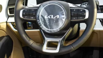 KIA SPORTAGE 2023 Model Year 2.0L V4 FWD White color