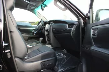 2023 TOYOTA FORTUNER VXR 4.0L BLACK COLOR