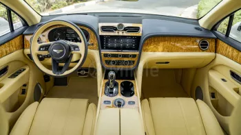 BENTLEY BENTAYGA 4.0L PETROL AT MY2021 – WHITE