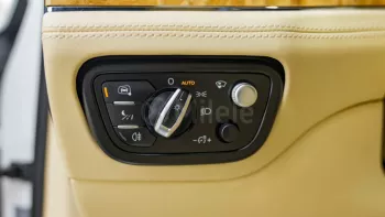 BENTLEY BENTAYGA 4.0L PETROL AT MY2021 – WHITE