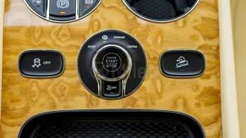 BENTLEY BENTAYGA 4.0L PETROL AT MY2021 – WHITE