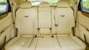 BENTLEY BENTAYGA 4.0L PETROL AT MY2021 – WHITE