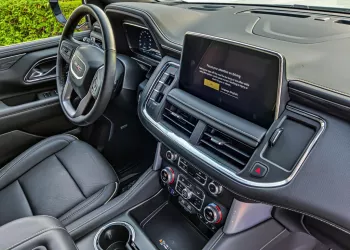 GMC Yukon 2022 Model Year White Color