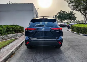 Toyota Highlander Hybrid 2022 Model Year Blue Color